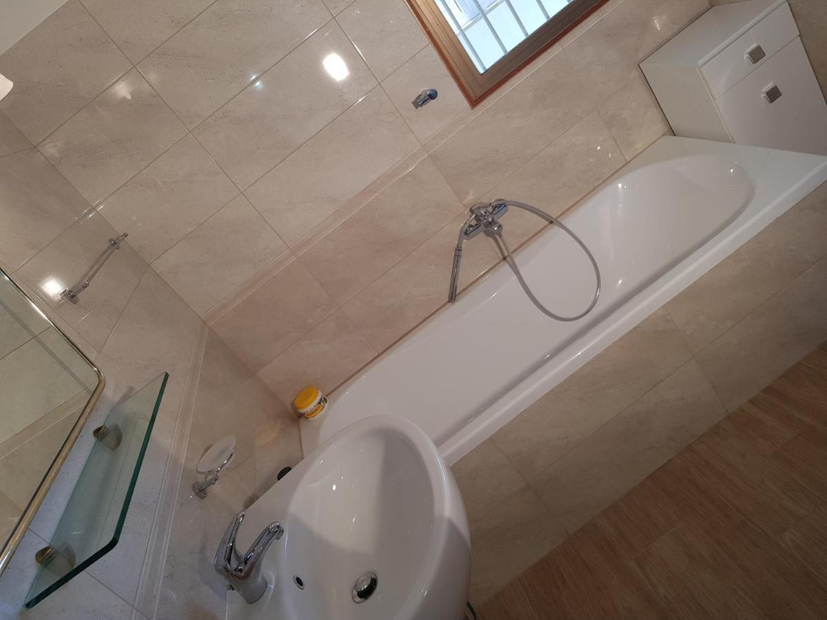 Stylish Apt Terina - Le Lincelle, Lamezia - Bright, Spacious, Elegant And With Terrace Santa Eufemia Lamezia Bagian luar foto